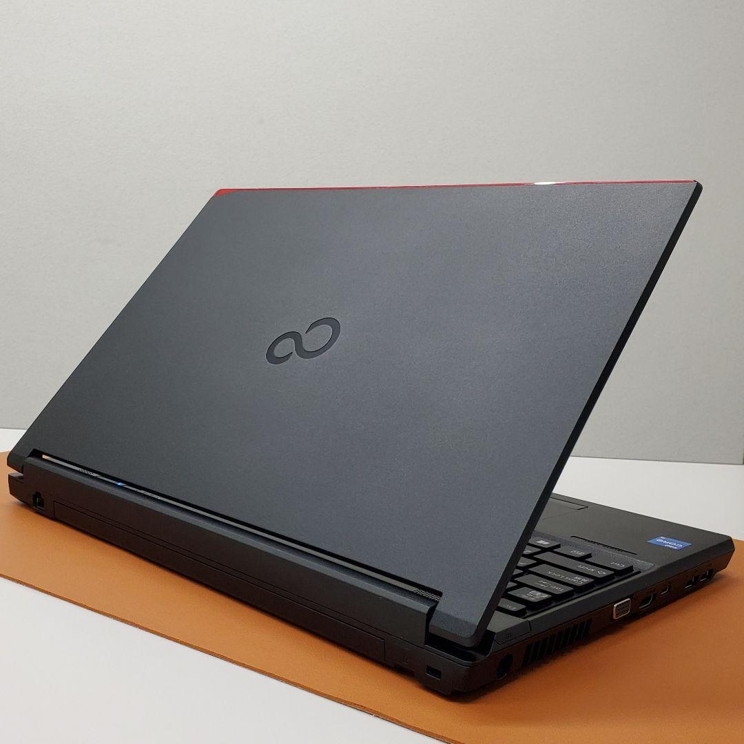 【商品番号1869】富士通　15.6型ノートパソコン　2022年製