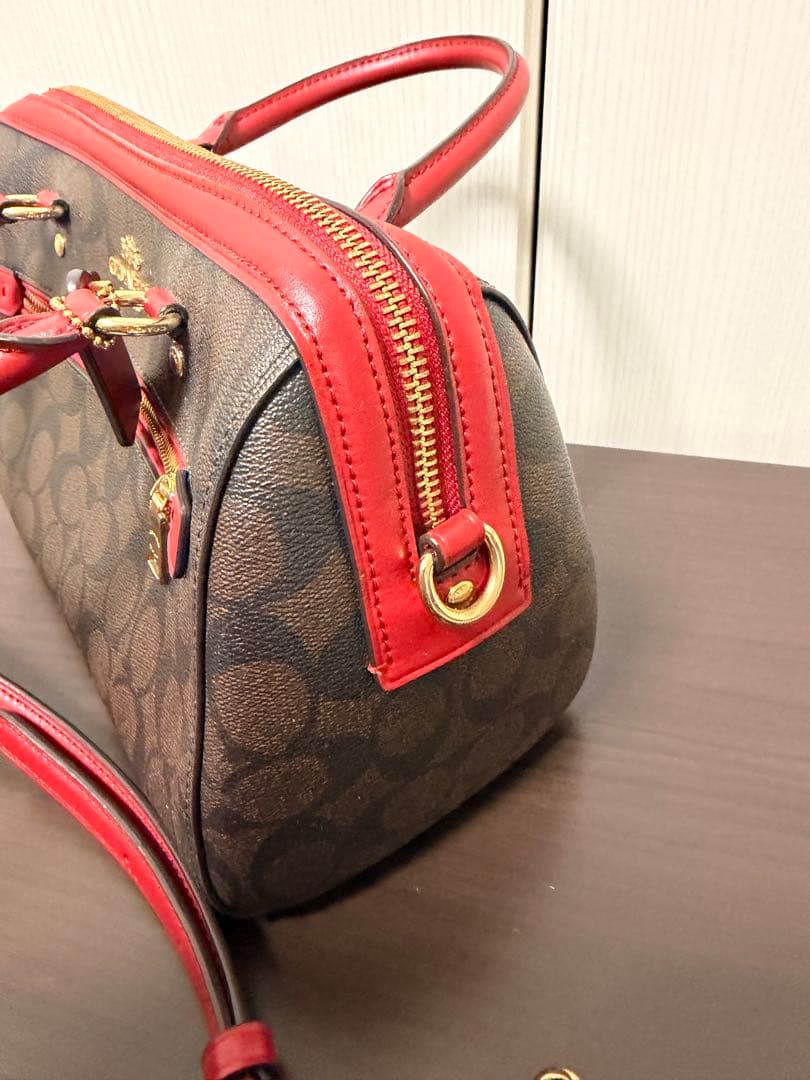 美品　コーチ ローアン サッチェル シグネチャー 2way ショルダーバッグ 赤