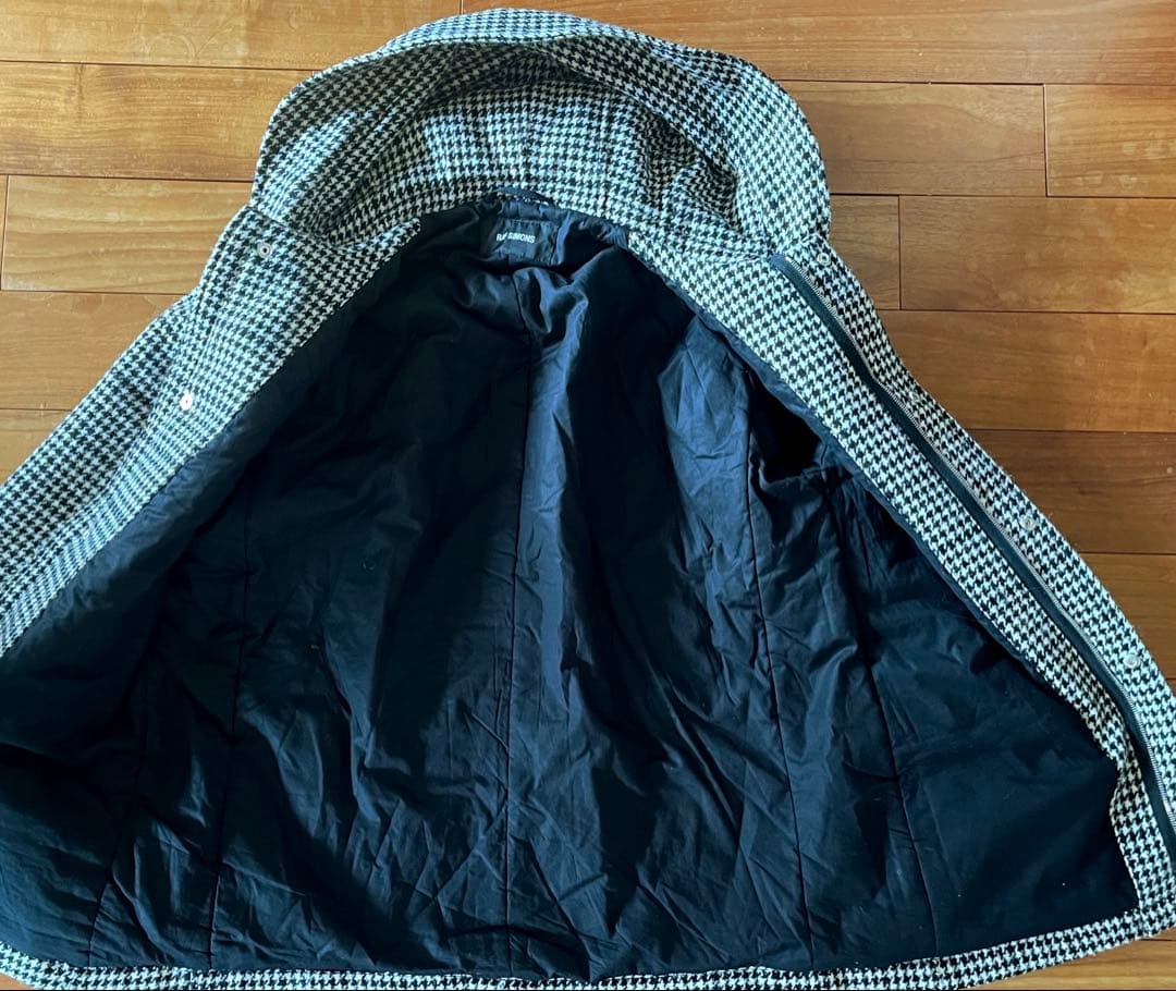 ラフシモンズ　2018AWコート DRUGS