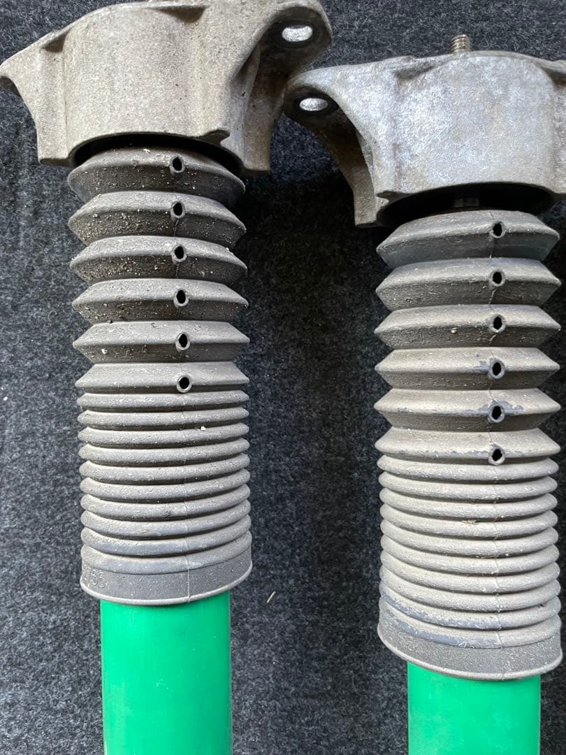 プレマシー　TEIN ネジ式車高調　　CWEFW CREW