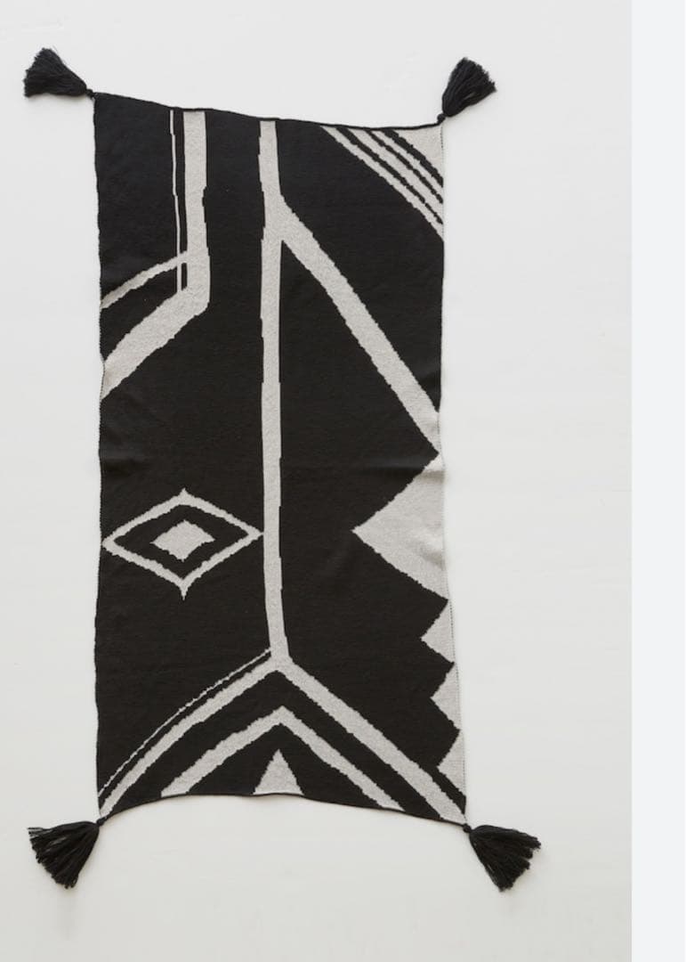 新品　幾何学模様　タッセル付き　スカーフ　エルフィンフォルク　マフラー　ストール