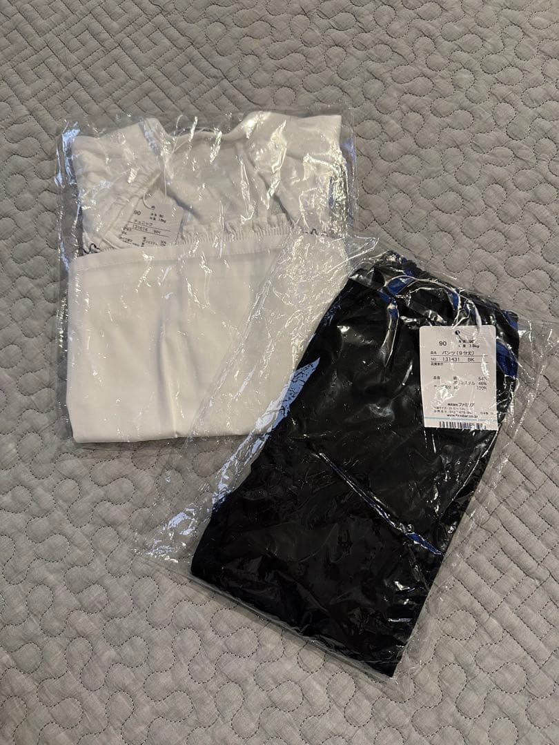 familiar ホワイトトップスとブラックパンツセット　新品