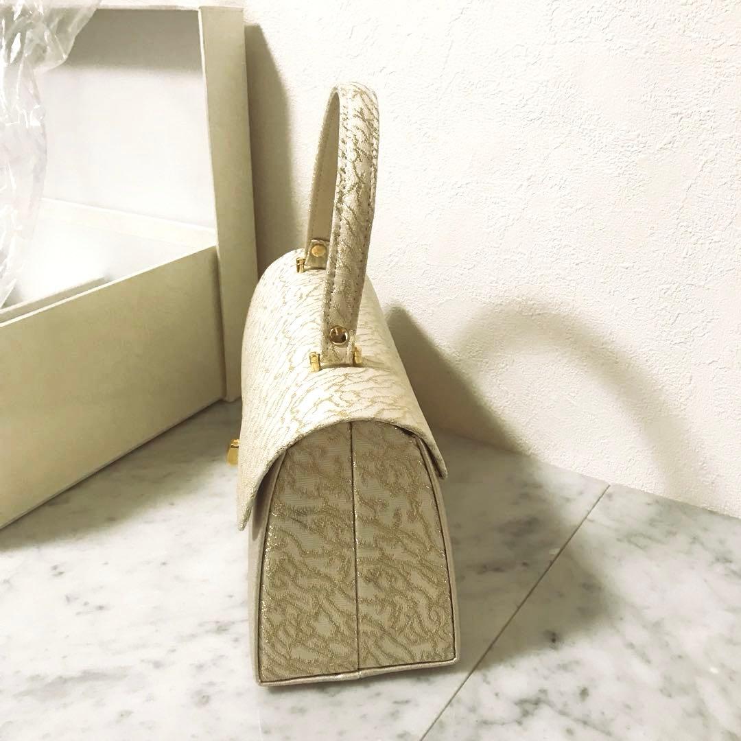 美品✨ローブデコルテ✨礼装用 草履 バッグ 高級生地使用　留袖