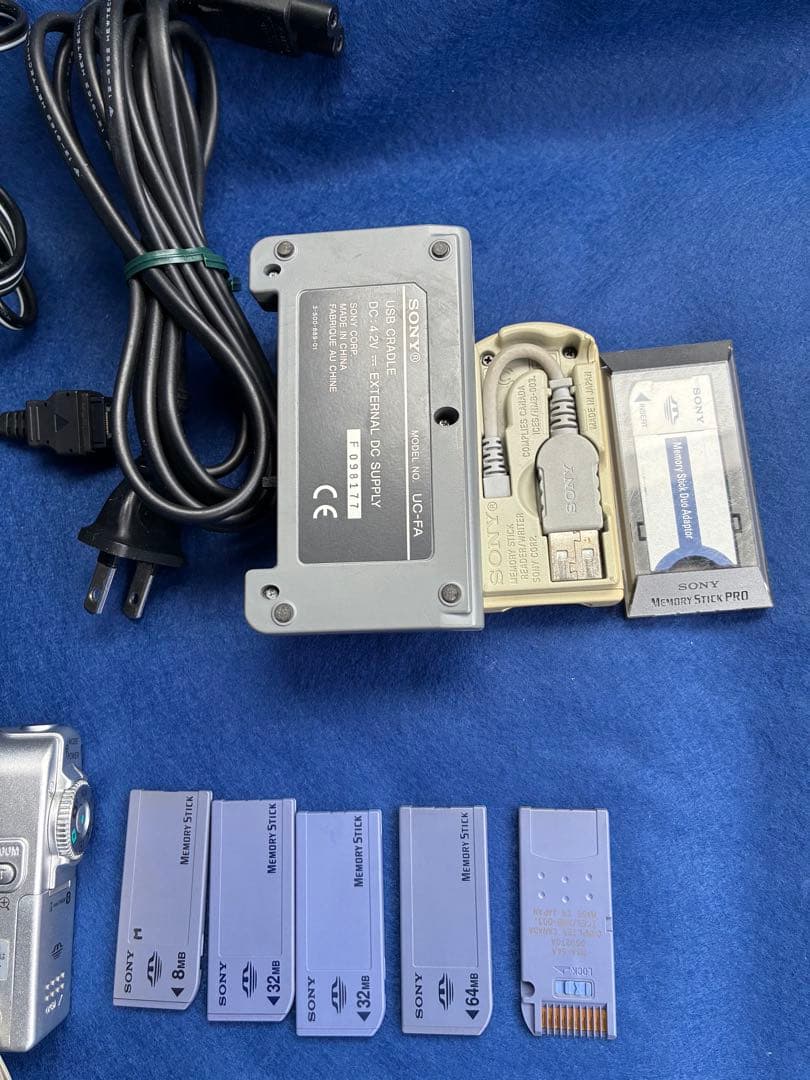 【希少／極美品】SONY Cyber-shot DSC-L1 シルバー 完動品