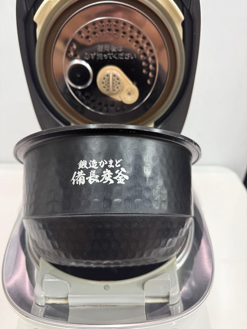 TOSHIBA 真空圧力IH炊飯ジャーRC-10VXN