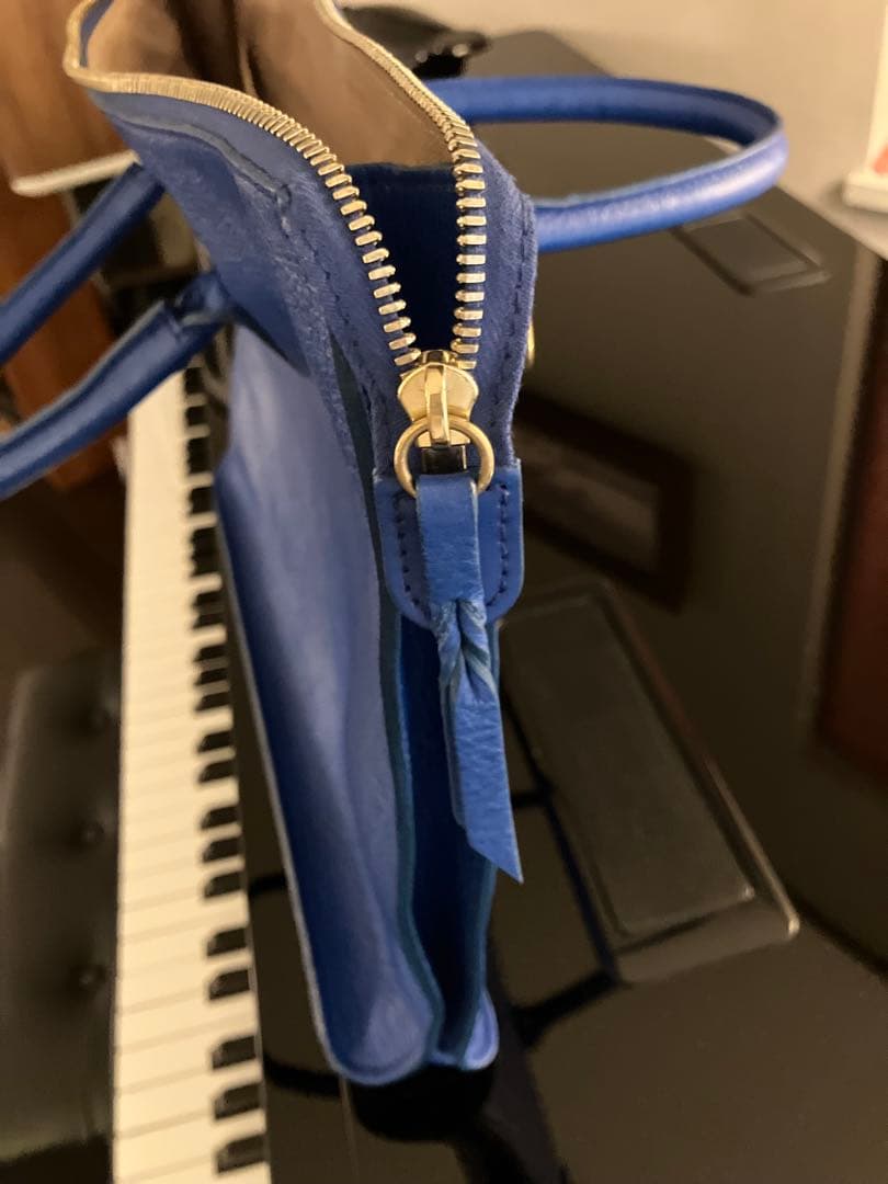 イルビゾンテ（IL BISONTE）本革ショルダーブリーフケース