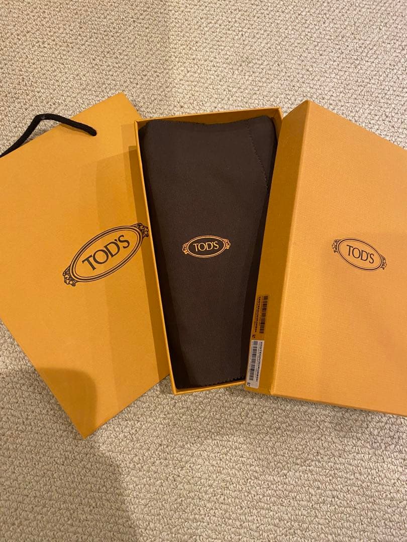 新品未使用⭐︎TODS スマホショルダー　モバイルフォンホルダー　ブルーレザー