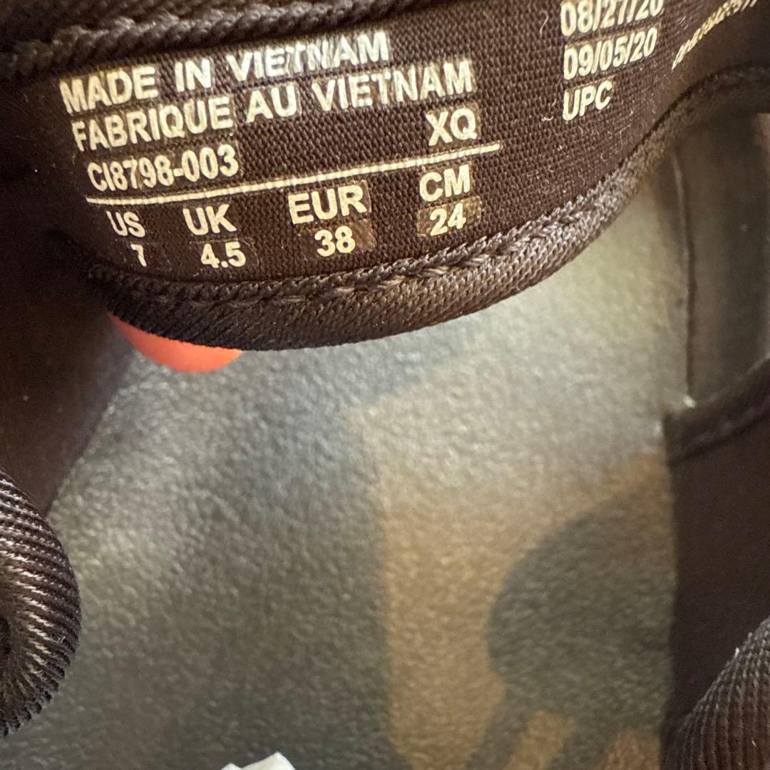 新品未使用　NIKE エアマックスココサンダル24㎝