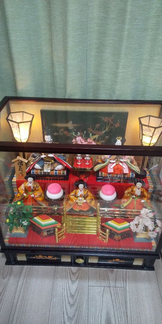 ひな人形 珍しい オルゴール内蔵タイプ 日本人形