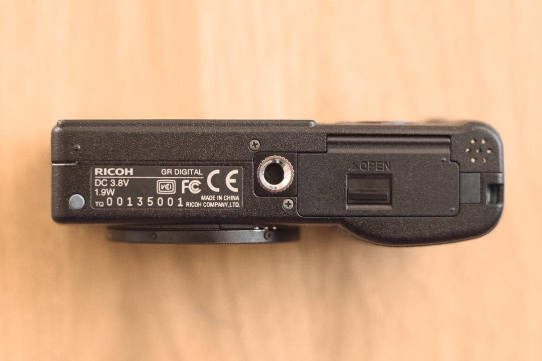 【ショット数わずか817回極美品】RICOH GR DIGITAL 初代