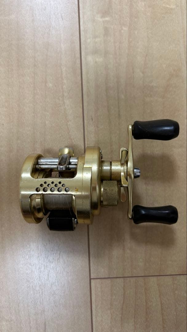 Shimano Calcutta Conquest 100 ベイトリール