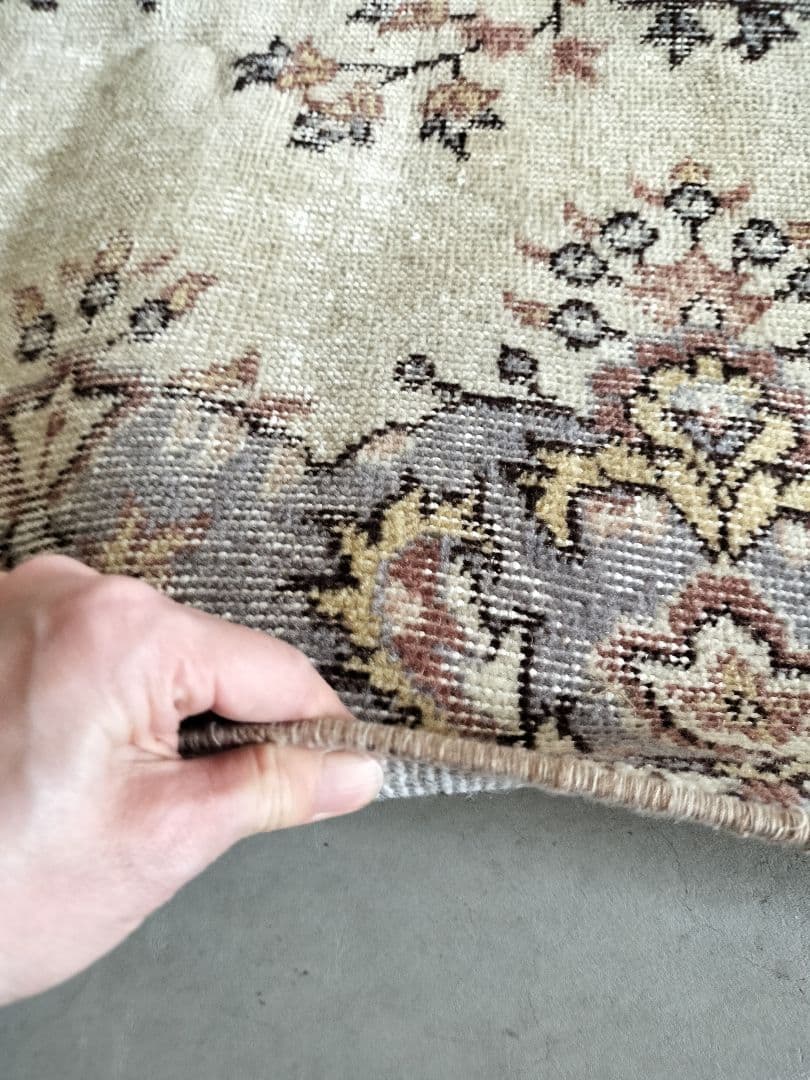 超大判/ベージュと淡いグレーのヴィンテージラグ　雅姫さんNo.636