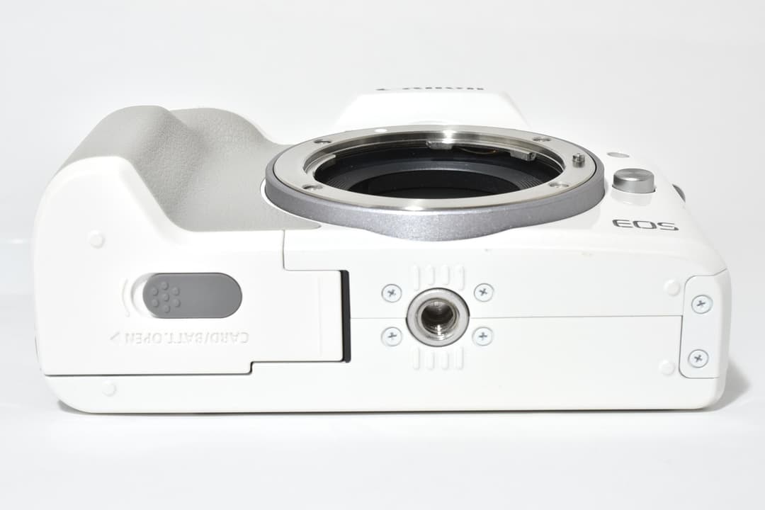 CANON EOS Kiss M ダブルズームキット C496