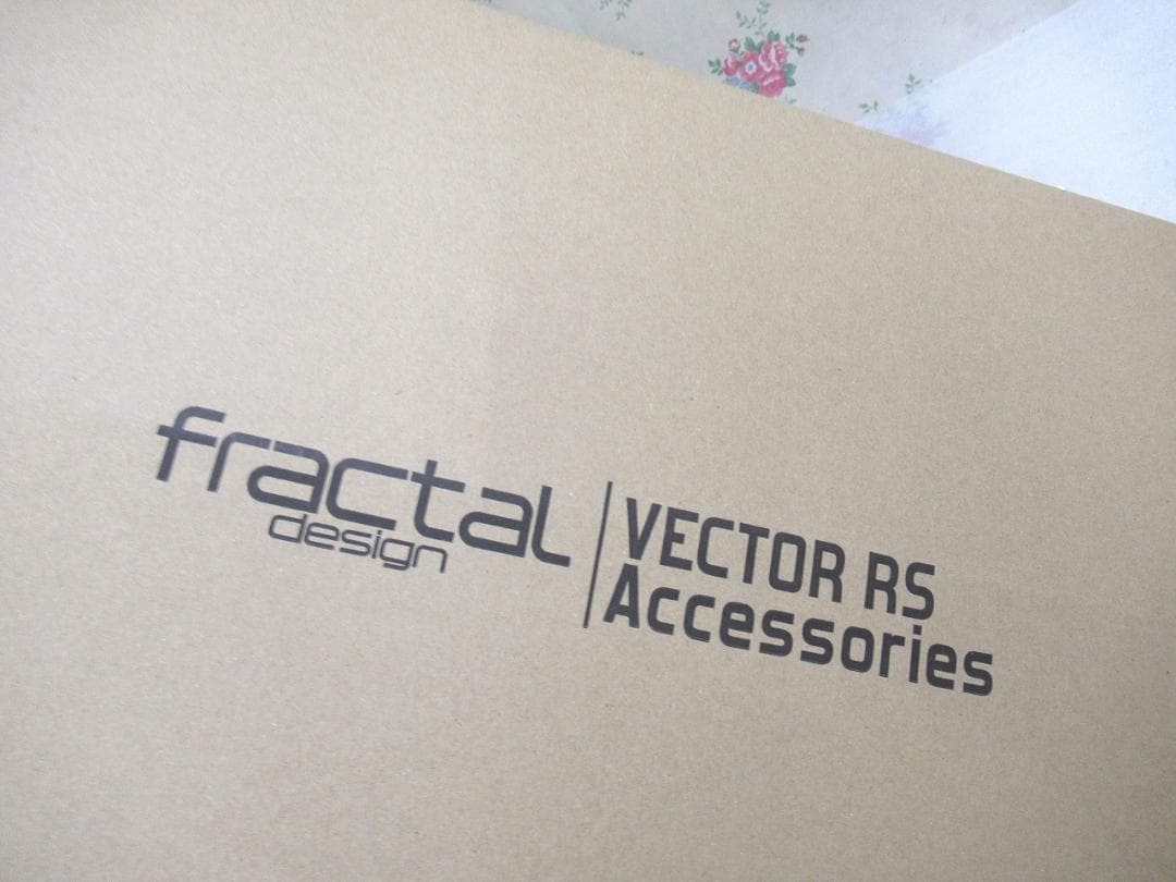 未使用　Vector RS ミドルタワー型PCケース FD-C-VER1A-01