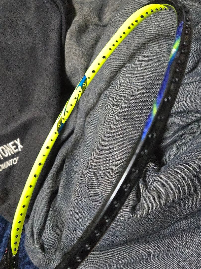 YONEX ASTROX 77　アストロクス７７　 バドミントンラケット