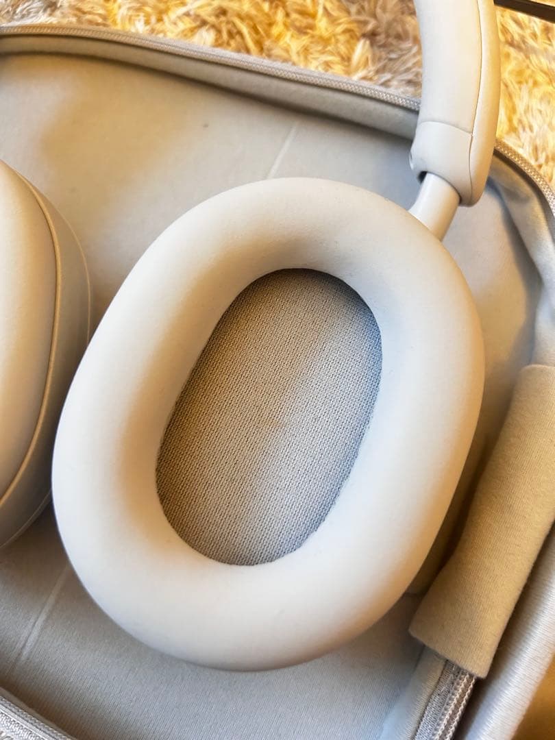 SONY ソニー　WH-1000XM5 ワイヤレスヘッドホン プラチナシルバー