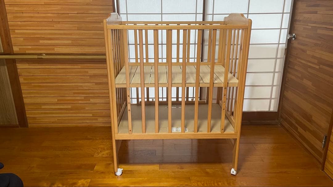 木製赤ちゃん用ベッド ハイシート