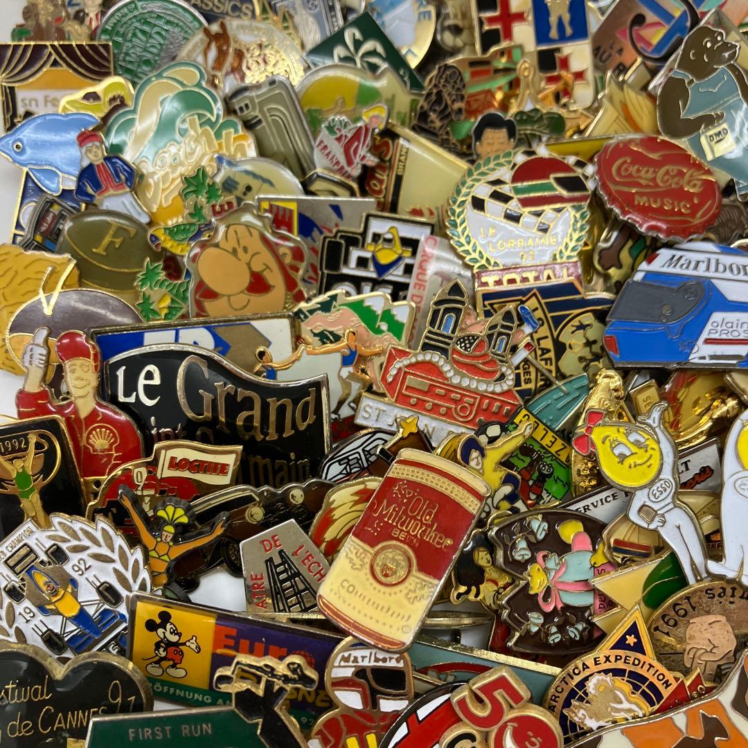 フランス雑貨★ピンバッジ大量200個セット★コカコーラ　エッソボーイ&ガール