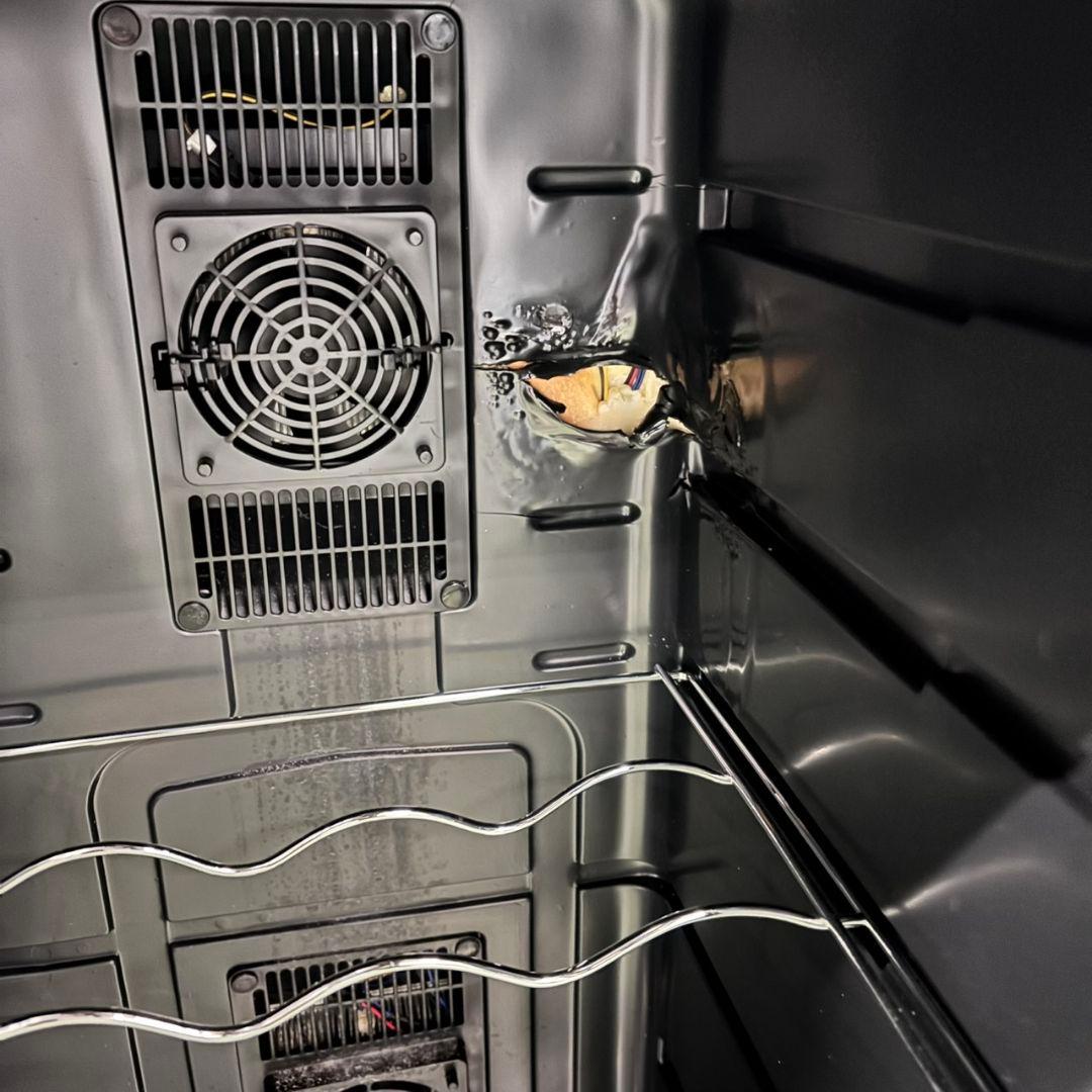 569 ワインセラー　動作保証付き　大人気　ワイン好きの方に!　送料設置無料