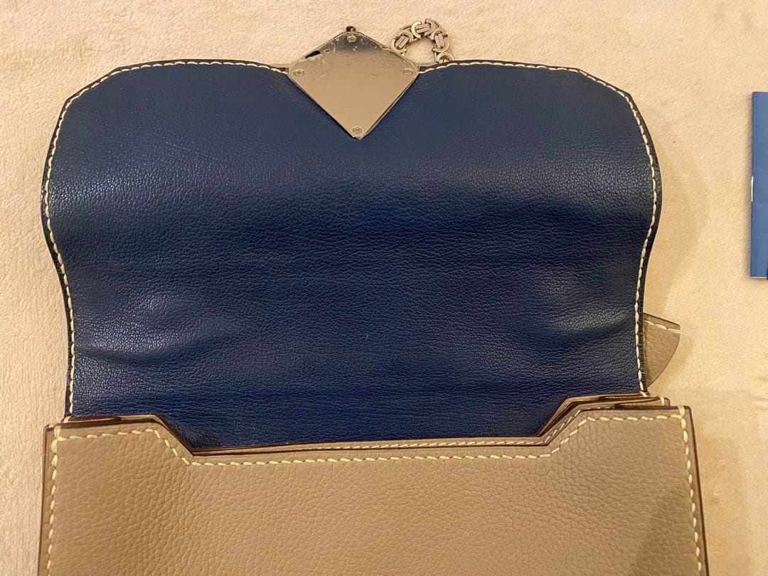 MOREAU PARIS ショルダーバッグ チェーンストラップ付き