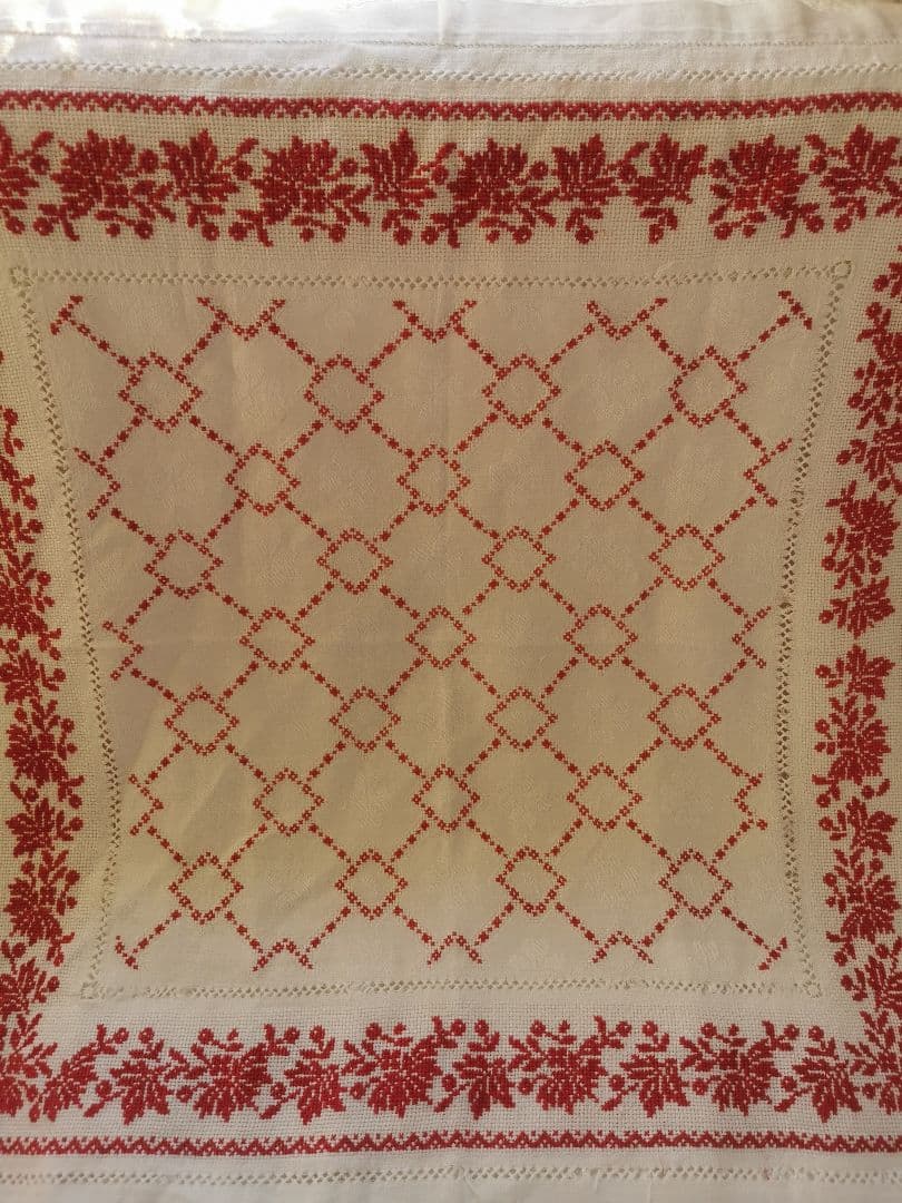 アンティークフランス ダマスク織 四つ葉紋クロス 赤糸小花✙＃刺繍 レッドワーク