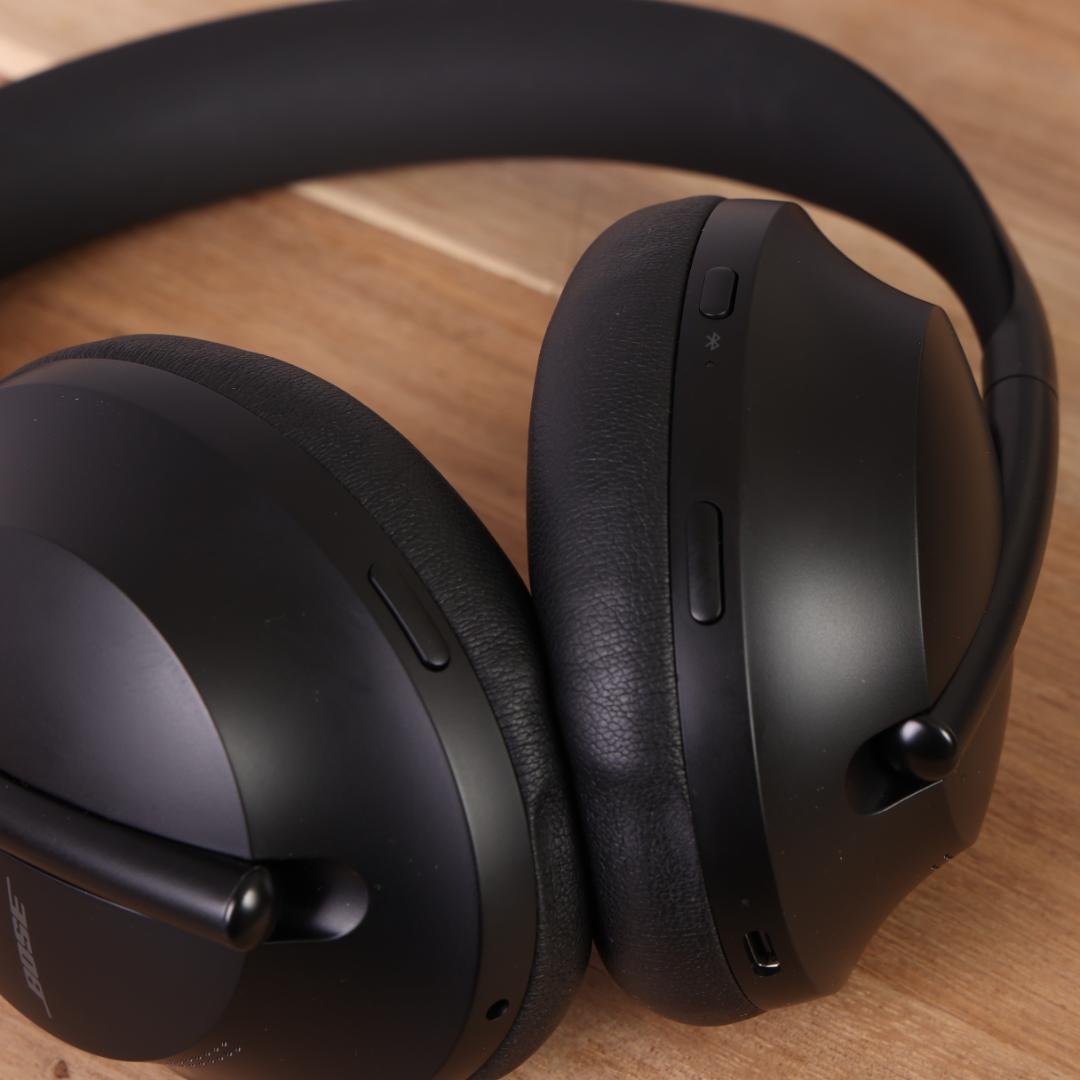 【ほぼ新品】Bose ボーズ ノイズキャンセリング ヘッドフォン　NC700