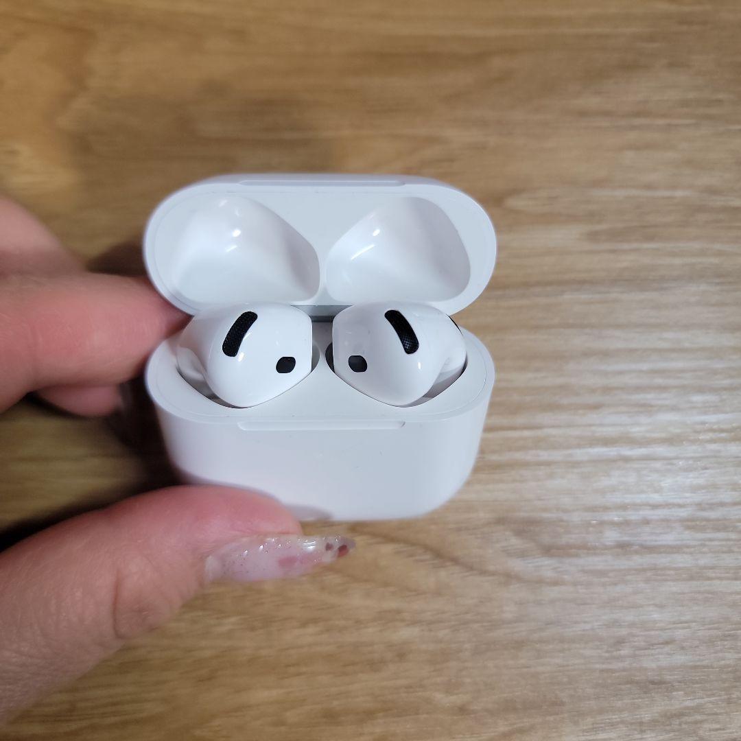 【美品】AirPods第4世代 ANC アクティブノイズキャンセリング搭載