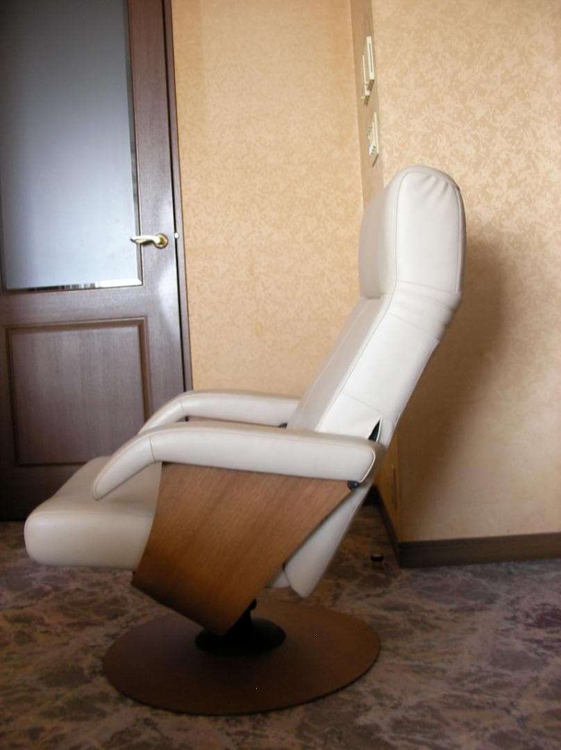 カリモク ザ・ファースト リクライナー RU71モデル 本革張