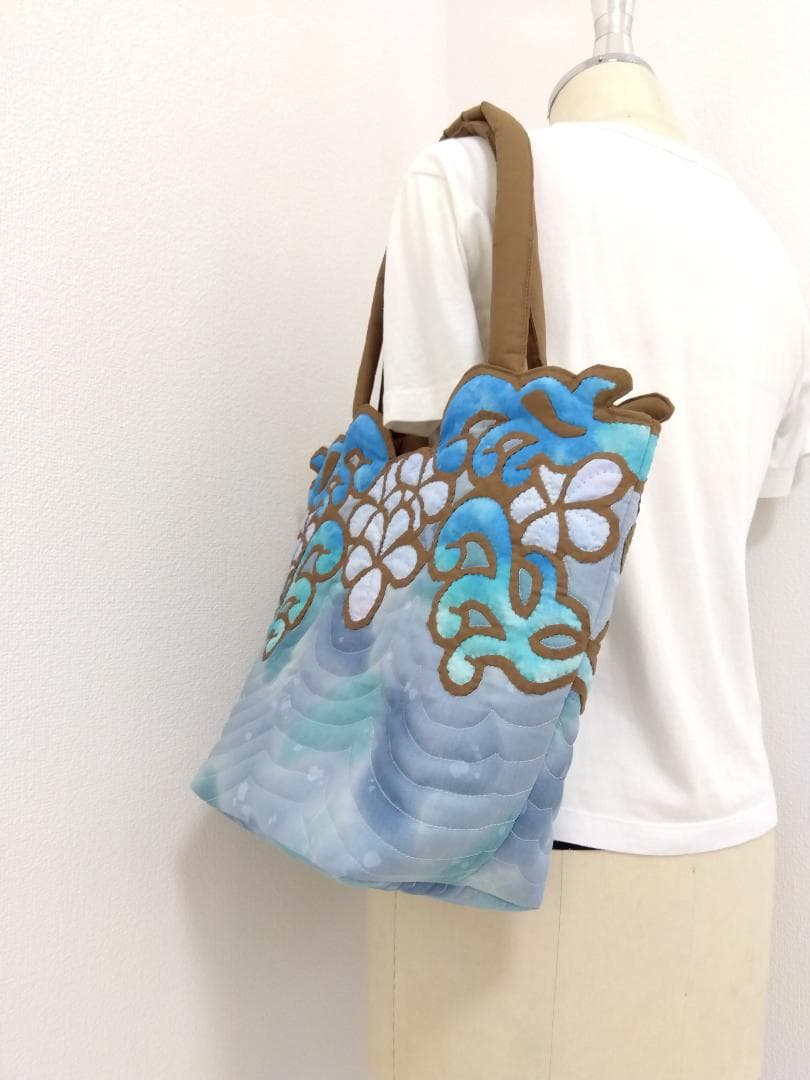 ハワイアンキルト　ハンドメイド　ナル　プルメリアトートバッグ