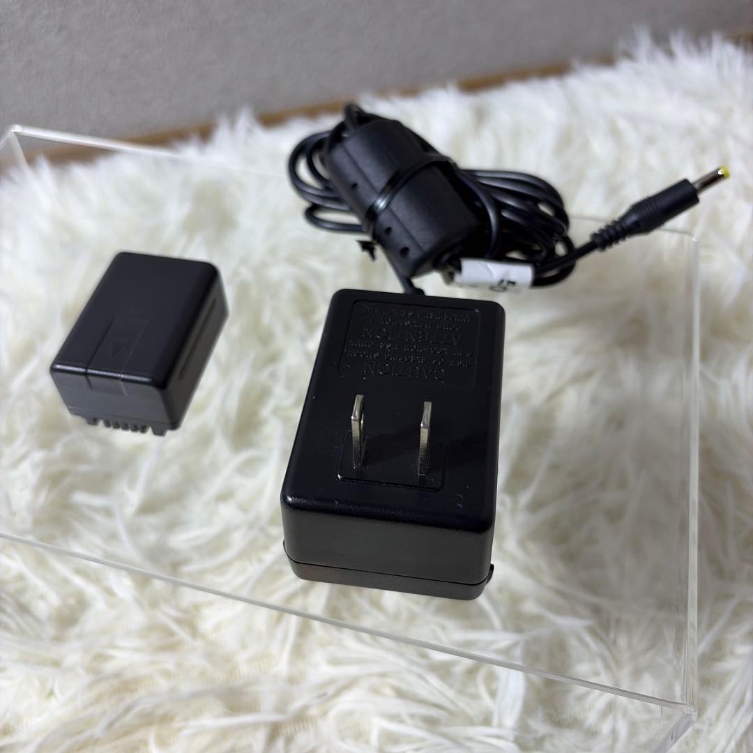 【美品】　Panasonic パナソニック　ビデオカメラ　HC-V520M