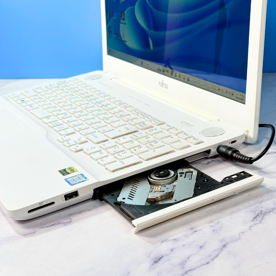 美品！Corei7・16GB・SSD・ブルーレイ・ホワイト・ノートパソコン