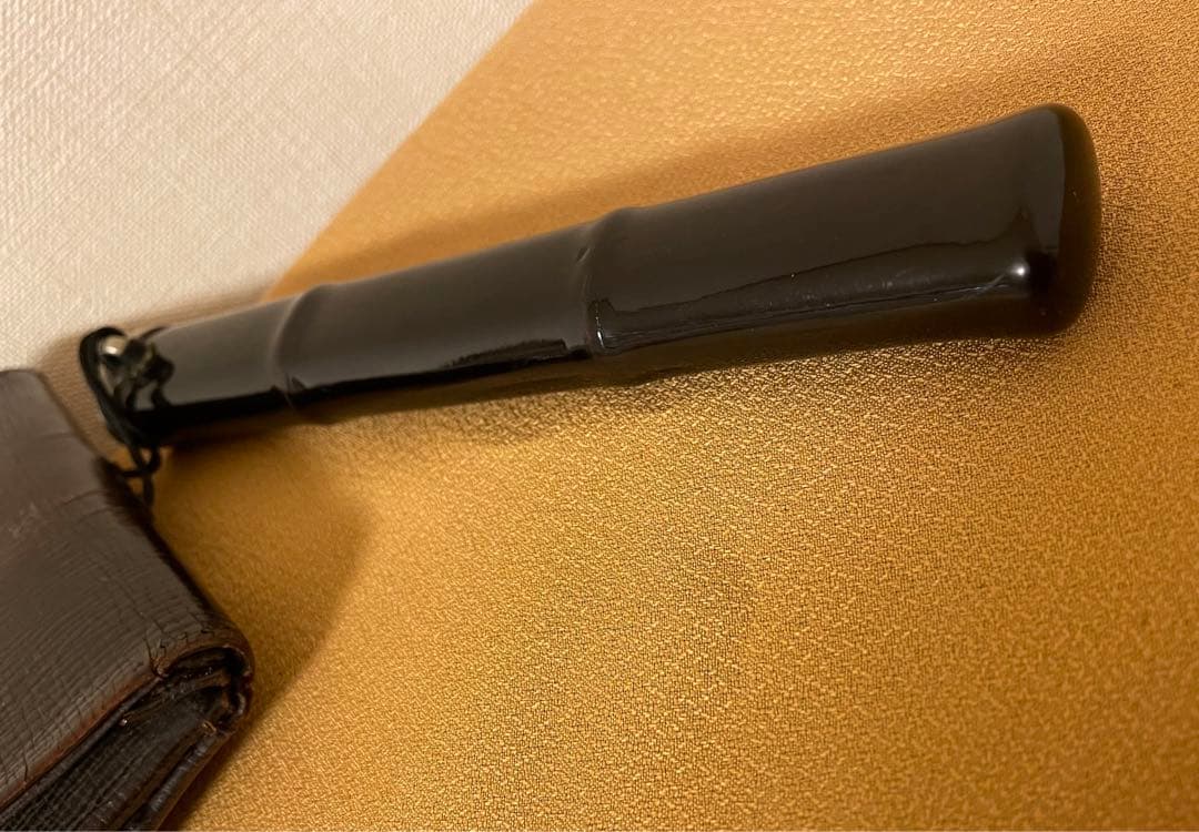 日本製アンティーク　キセル筒付き革製タバコ入れ