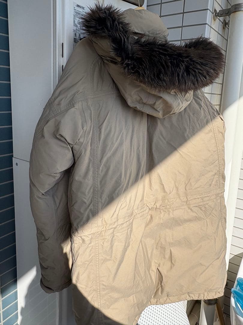 THE NORTH FACE ベージュダウンジャケット
