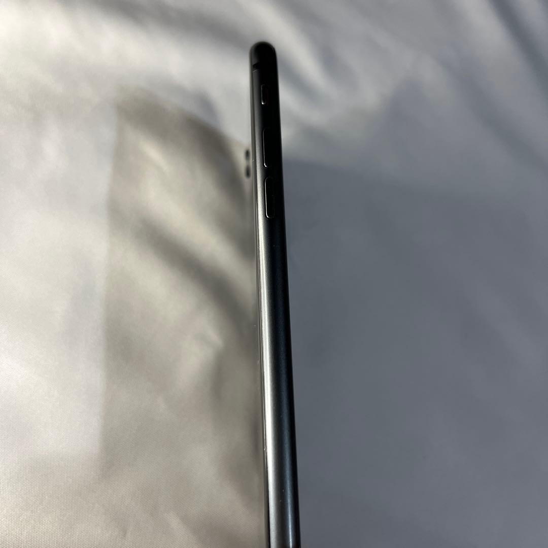 Apple iPhone 8 auSIMロック解除済