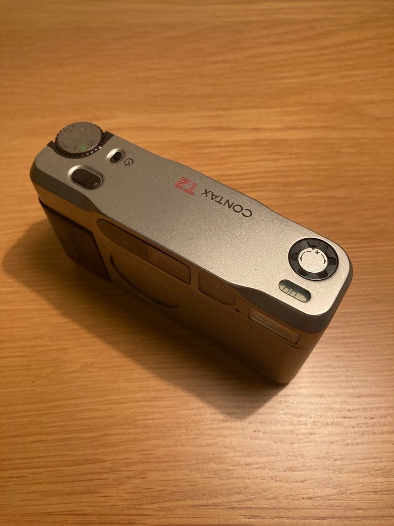 CONTAX T2 35mm コンパクトカメラ (Carl Zeiss)