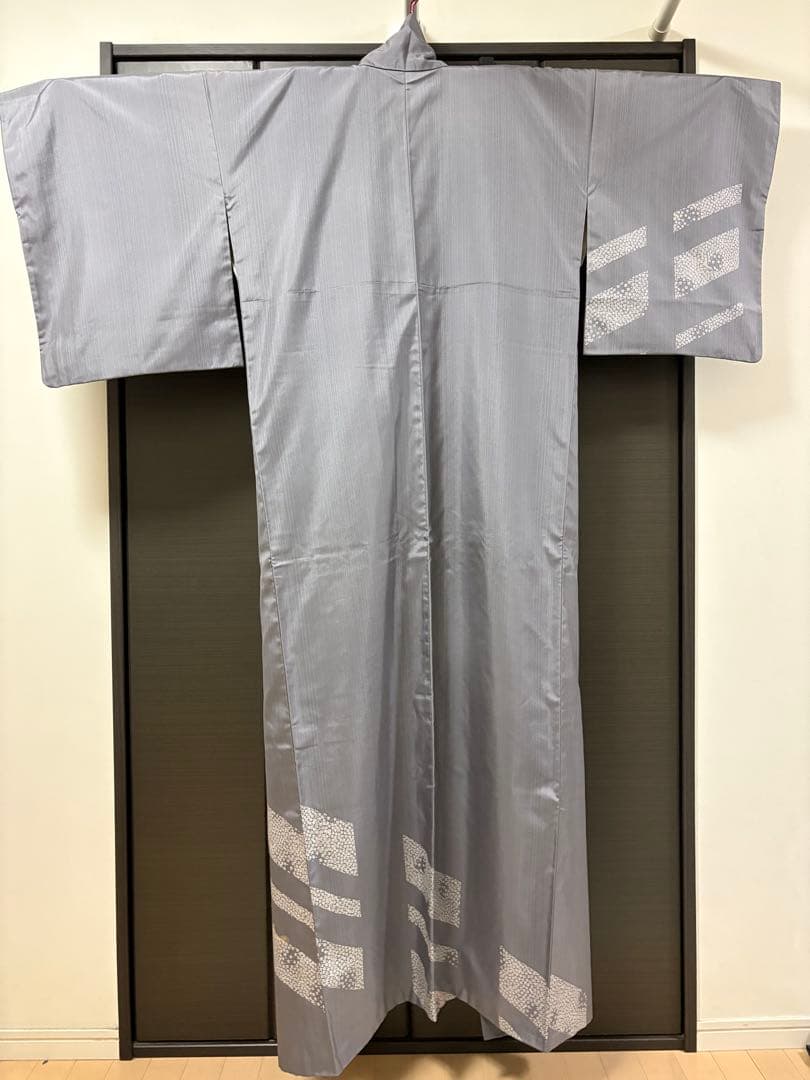 美品★大島紬　訪問着　花　松葉　刺繍　トールサイズ　ワイドサイズ　グレー　鉛色