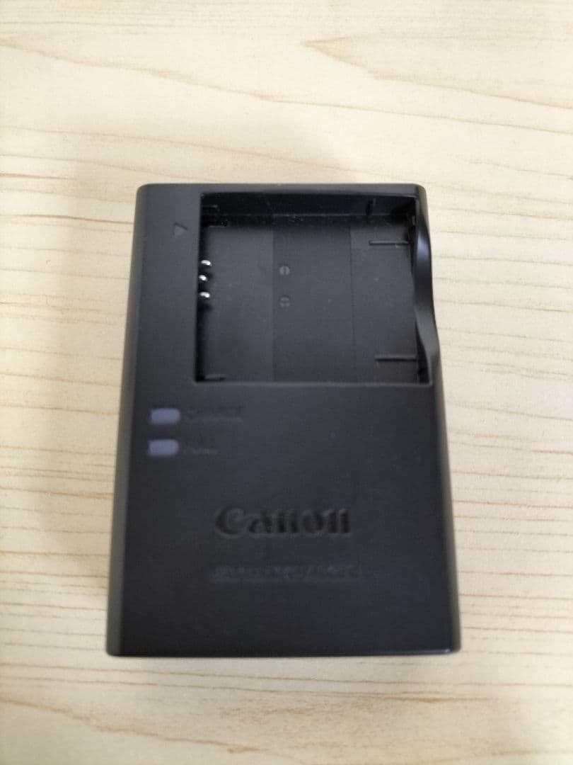 【ほぼ未使用】Canon　IXY 180　コンパクトデジタルカメラ　PC2275