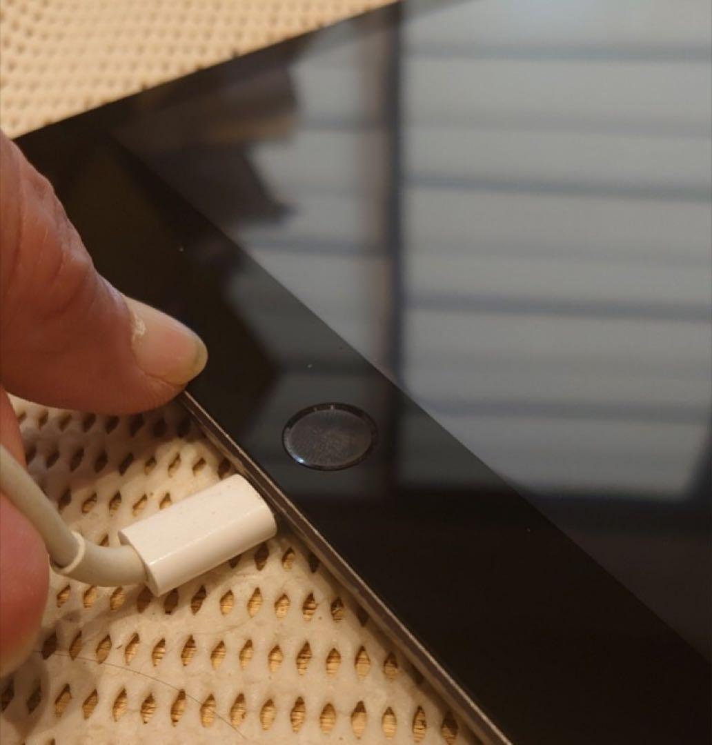 F6MDJ動作品iPad第8世代(A2270)本体32GB送料込ジャンク品