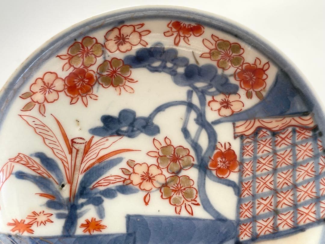 骨董　アンティーク　古伊万里　金襴手　色絵　金彩犬の散歩図　小皿　三寸皿　狗