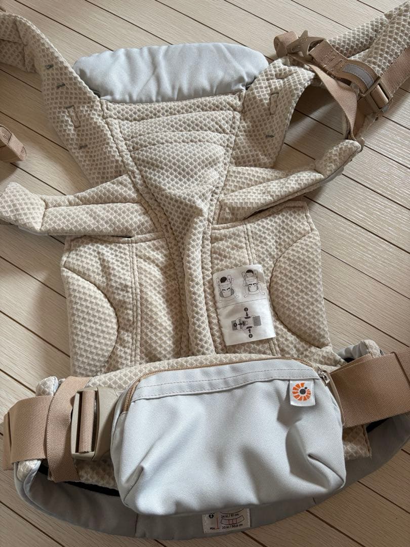 ベビービョルン OMNI BREEZE サンドベージュ