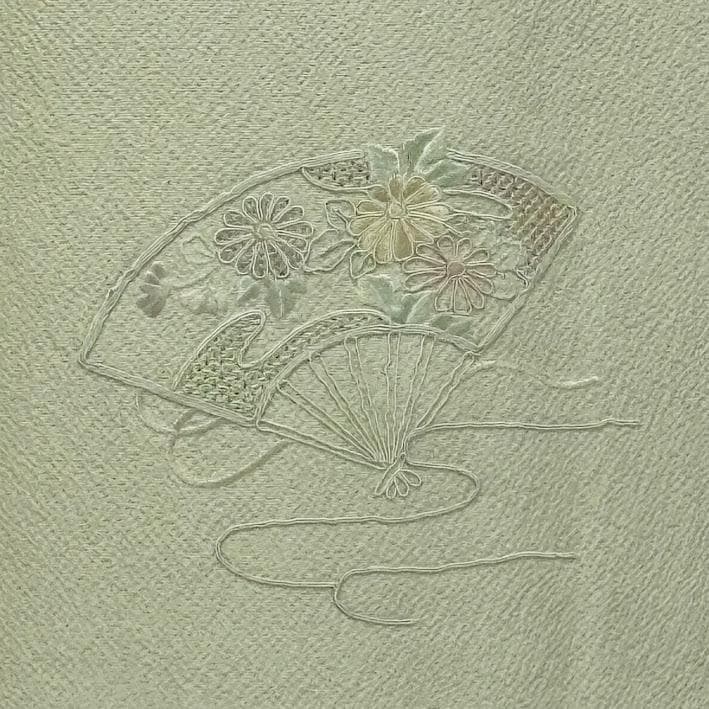 ゆりのはな　付下げ　汕頭刺繍　扇子柄　ちりめん　トール　薄山葵色　正絹　H609
