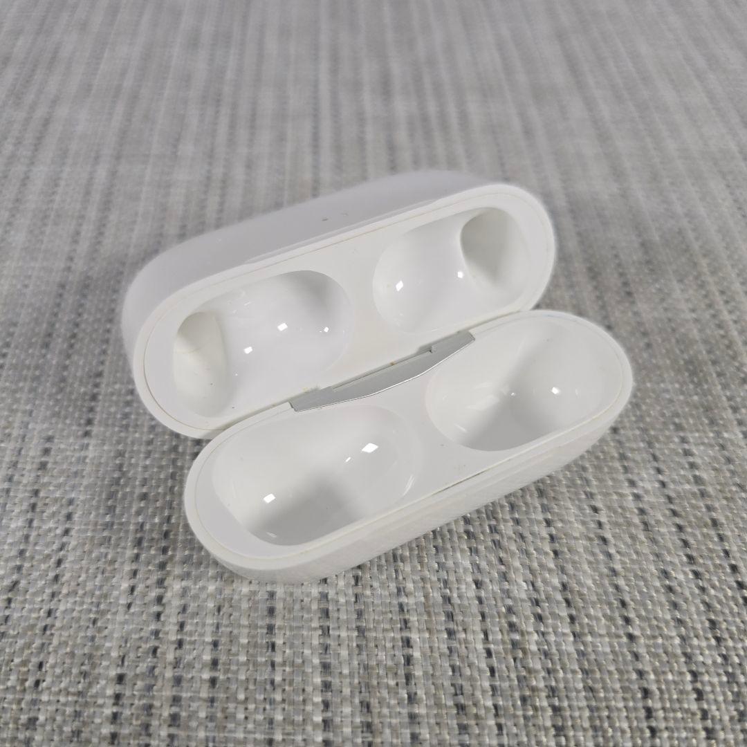 Apple　AirPods　PRO　本体　イヤホン　 ホワイト 充電ケース　箱付