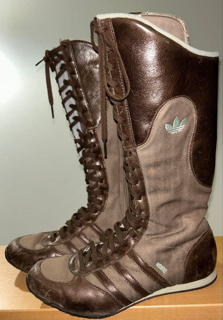 adidas MIDIRU HI ブーツ　ブラウン