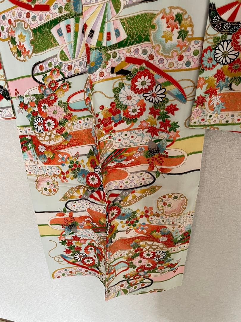 新品　未使用　高級　正絹　着物　七五三　お宮参り　しつけ付き　女子　古典柄　和柄