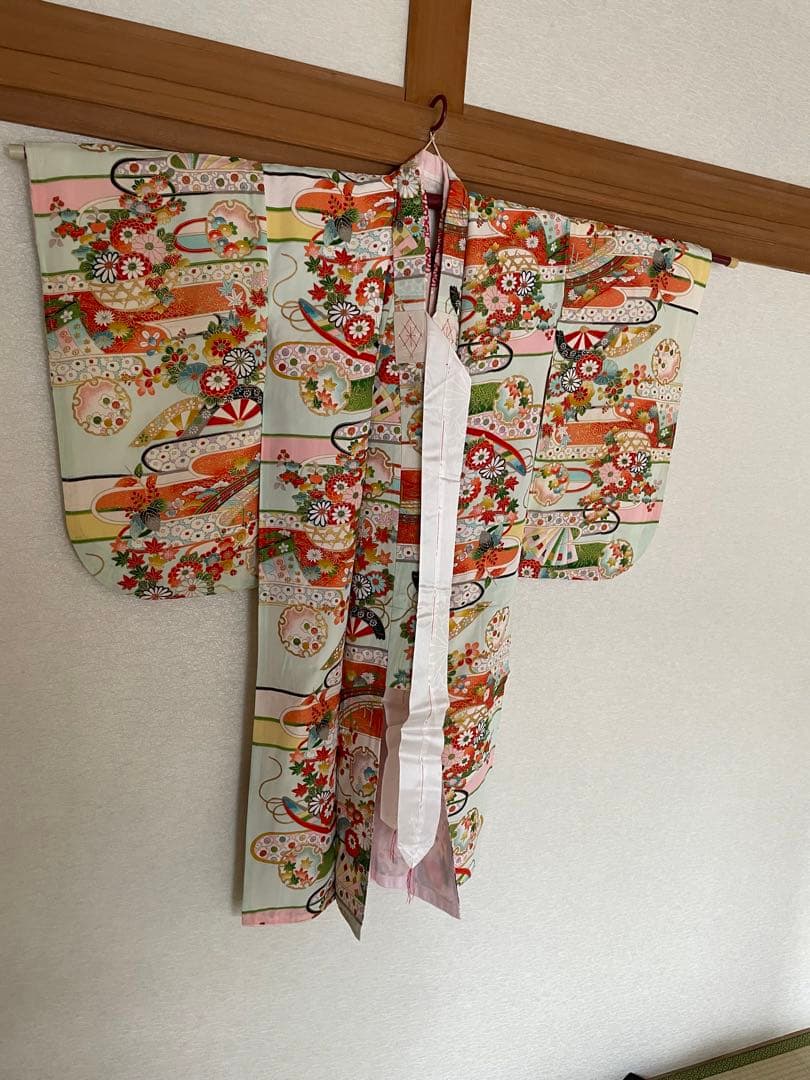 新品　未使用　高級　正絹　着物　七五三　お宮参り　しつけ付き　女子　古典柄　和柄
