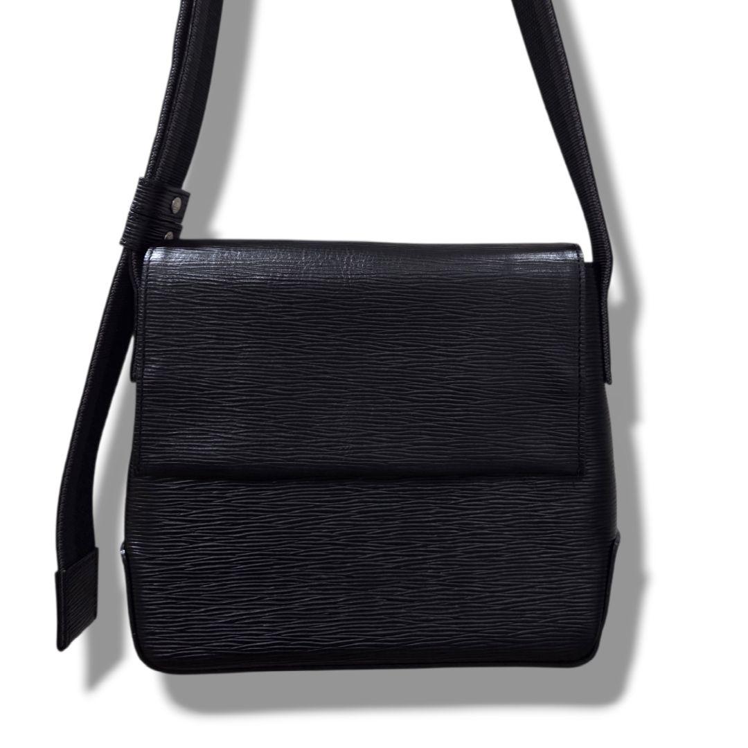 【極美品】aniary アニアリ　ウェーブレザー　ショルダーバッグ　ブラック