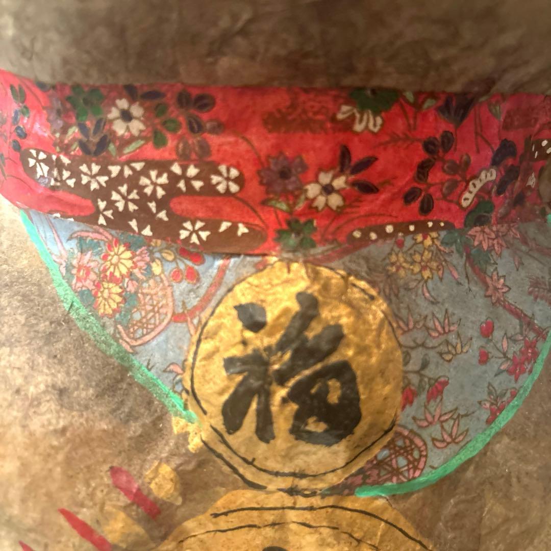 青が散る様ヴィンテージ大きな瞳や繊細に描かれた花模様の前掛けが美しい張子の招き猫