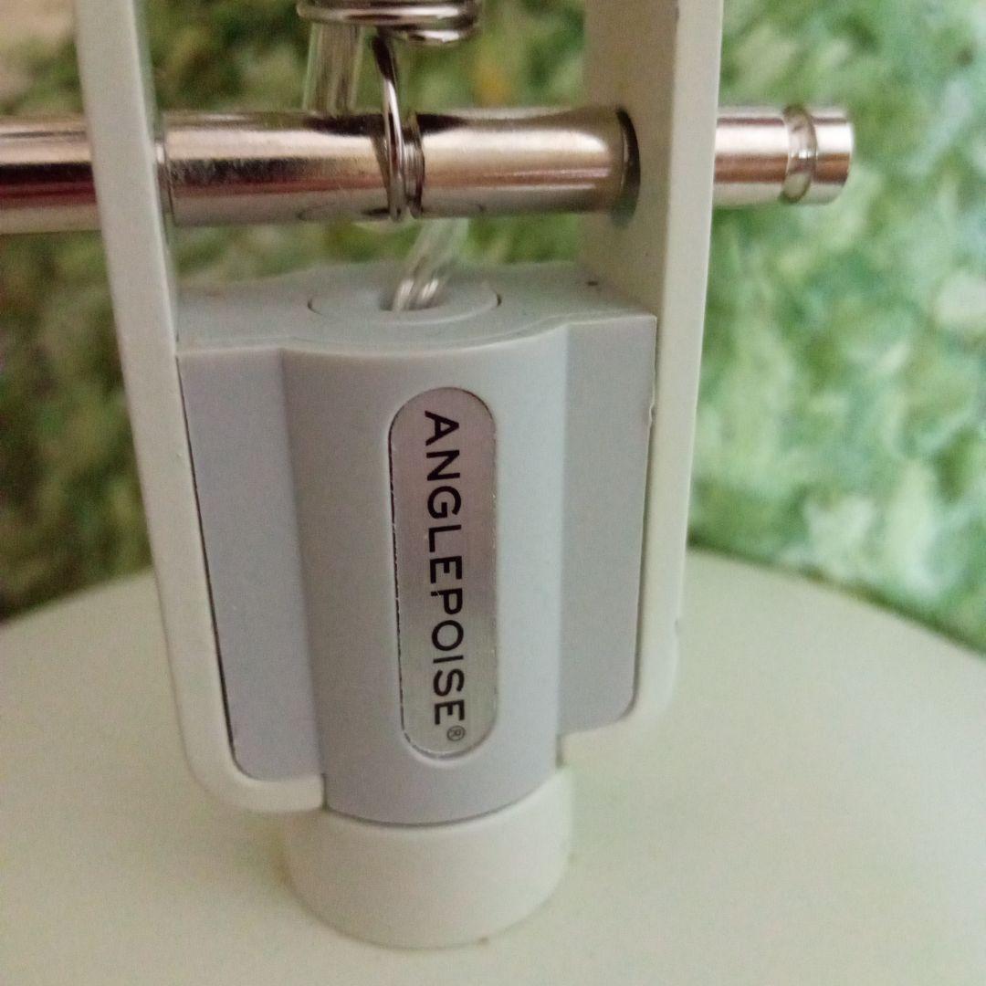 アングルポイズのランプ