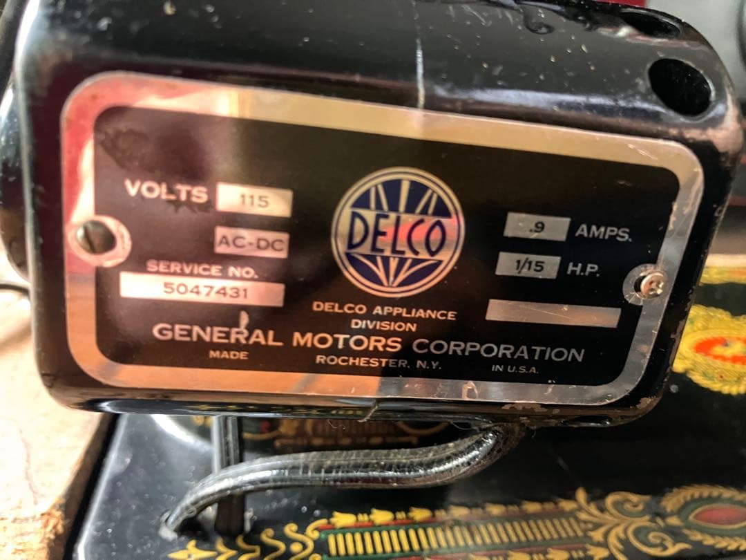 SINGER 古い電動ミシン