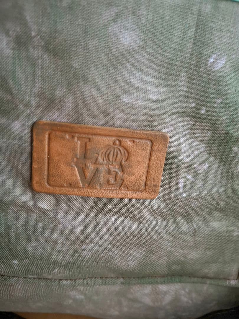 ハワイアンキルトバッグ　2WAYファスナー　ホヌ　ブルーロゴ　　革タグチャーム付